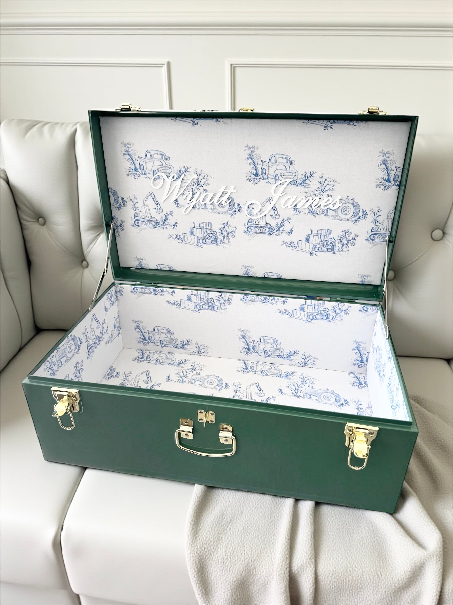 Custom Keepsake Trunk for Boy First Birthday Gift for Son Toddler Gift for Nephew Christmas Gift Grandson Heirloom Gift Boy Nursery Decor boy keepsake trunk petite Keep trunk for boy first birthday party nephew gift for grandson boy memory box trunk for child gift idea for a boy baptism Christmas gift idea for nephew gift for newborn baby boy nursery decor blue keepsake trunk gift for baby shower boy gift for grandson heirloom keepsake firstborn gift memory box for new mom boy mom gift idea