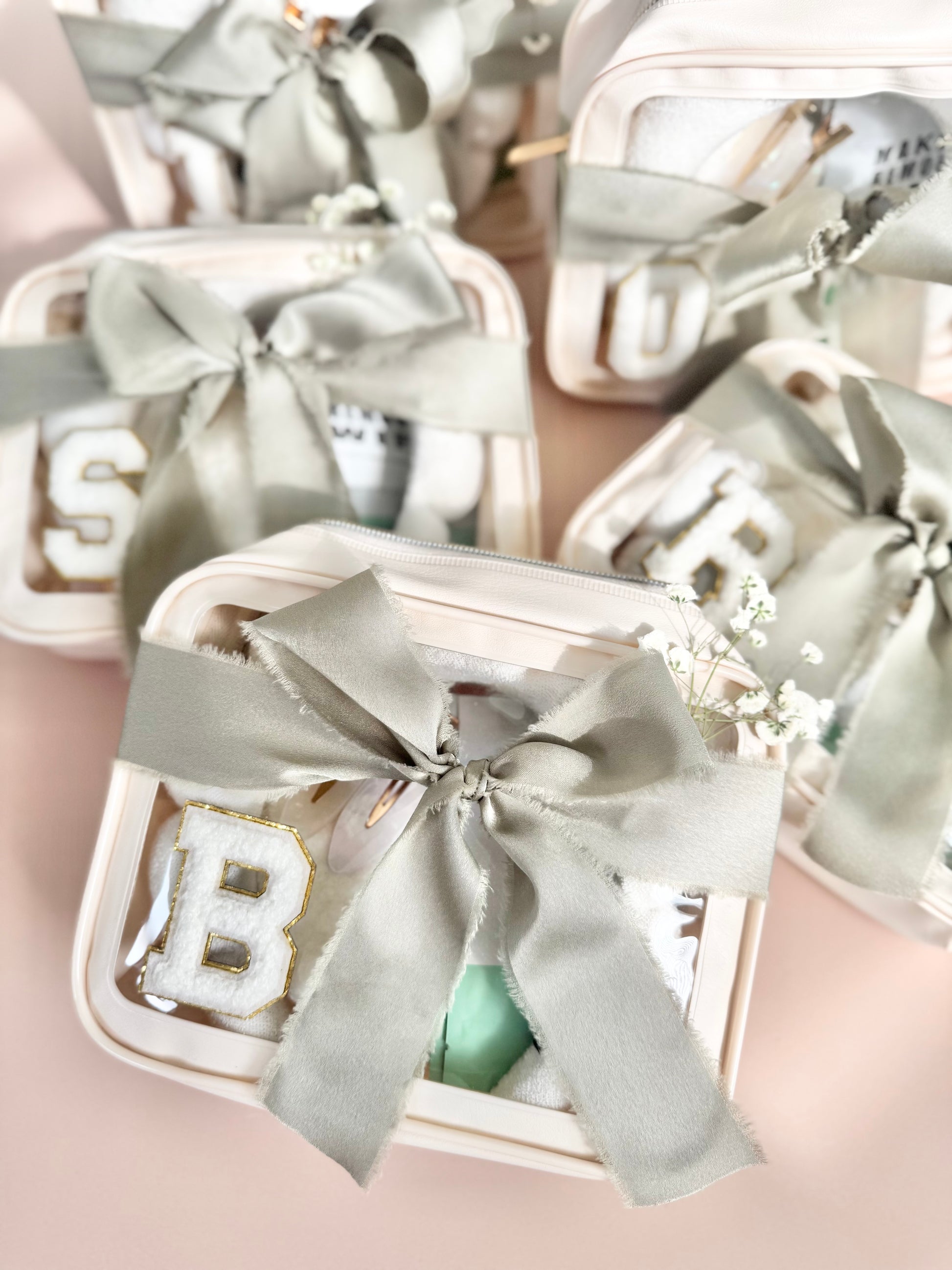 Clear Bag for Bridal Party Thank You Gift Bag for Sage Wedding Dusty Green Bridal Shower Favor for Golf Bachelorette Party Bridesmaid Gifts Personalized Spa Pamper Care Package Clear Makeup bag for Bridesmaid Proposal Party Favor Goodie Bag For Tween Girl Sweet 16 Guest Favor Personalized Bridal Wedding Party Gift for Bridesmaid Bachelorette Gift Idea for Day of Wedding Gift for Maid of Honor Gift for Flower Girl Sage wedding gift bag favors for bridal shower guest gift cosmetic sets for guest