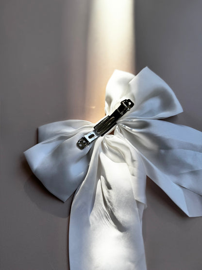 Personalized Bride Pearl Bow Hair Clip Custom Name Satin Hair Bow White Long Ribbon Barrette Bridal Party Accessory Wedding Hairpiece for Bride Bridesmaid Maid of Honor Elegant Half Updo Hair Accessory Gift Idea for Bridal Shower Bachelorette Bride to Be Keepsake Romantic Pearl Hair Bow for Wedding Day Bride Hairstyle Accessories Custom Satin Ribbon Name Hairpiece for Bride and Bridesmaid hair accessory for bride something blue bow with name bride keepsake gift for daughter wedding day hairpiece