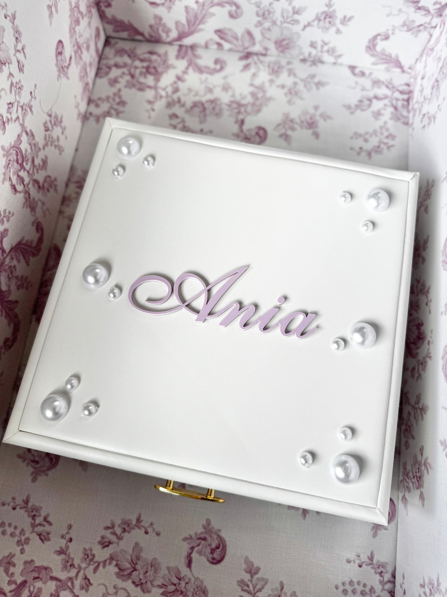 personalized white jewelry box for teen girl sweet 16 jewelry box with name engraving custom jewelry organizer for teenage daughter personalized jewelry case for granddaughter birthday teen girl Christmas gift jewelry storage box customized with name jewelry box for sweet sixteen keepsake luxury jewelry organizer for teen girl birthday gift personalized jewelry case for daughter teen girl travel jewelry box with compartments personalized jewelry organizer niece present Christmas daughter gift