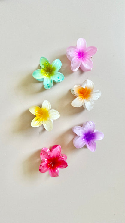 Hawaiian Flower Hair Claw Clips + Candle Gift Pouch Set