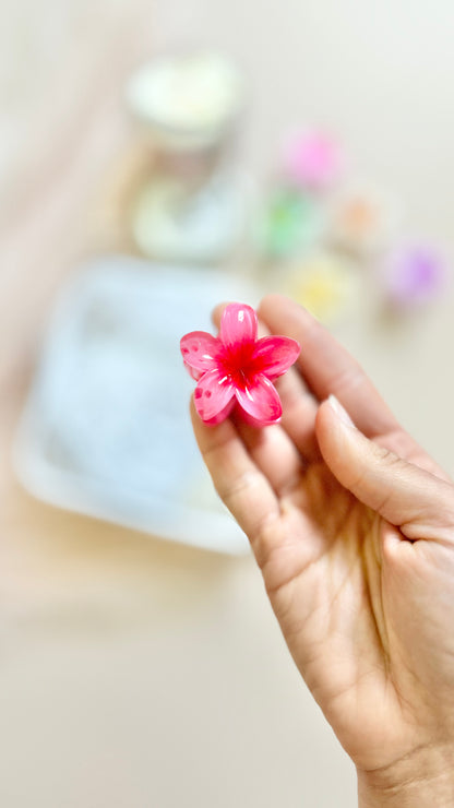 Hawaiian Flower Hair Claw Clips + Candle Gift Pouch Set